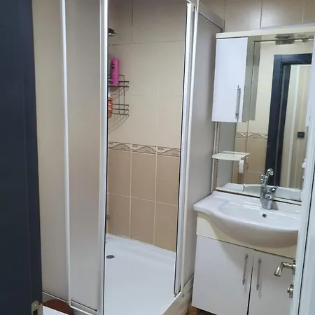 Hostel Harika Konumda Aile'ye Uygun Paylasimli *